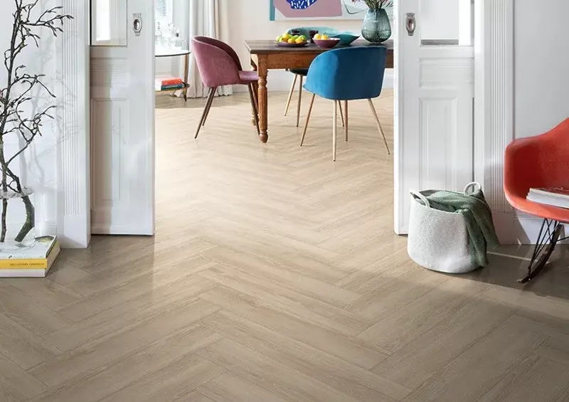Expediere rapidă Parchet laminat Egger Nature Sense 2025, Stejar Newport crem EL2161O