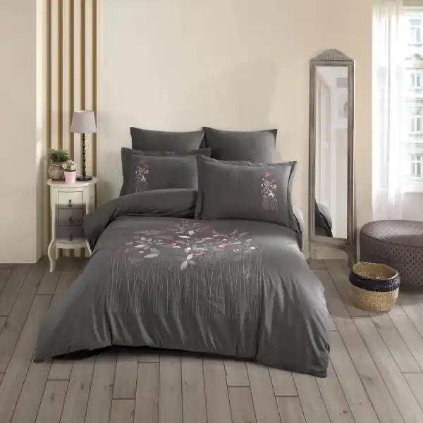 Lenjerie de pat cu broderie, 100% bumbac, tesatura poplin, pat 2 persoane, 6 piese, gri inchis, Emilla, HBP-31 Ultima șansă