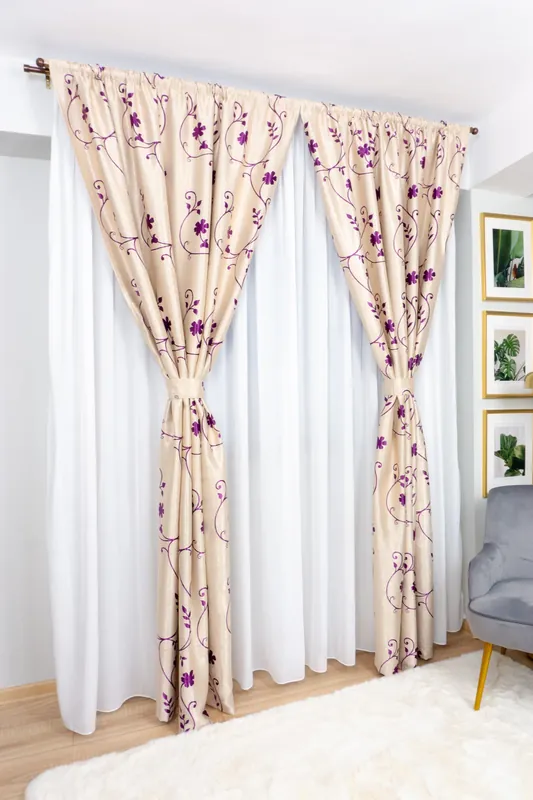 Nu rata Set Flora - Perdea Alba Voal PERD007_300x245_D1_20_ATL si Draperii Blackout Cappuccino Flori Mov - BOTD056_100x245_A1_06_ATL cu Rejansa Set_ATL